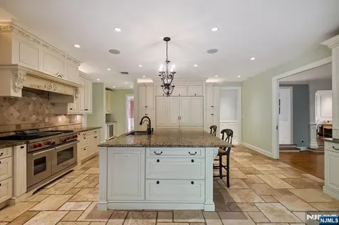 8 Church Court Closter NJ 07624