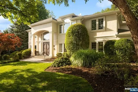 8 Church Court Closter NJ 07624
