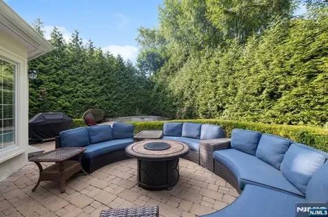 8 Church Court Closter NJ 07624