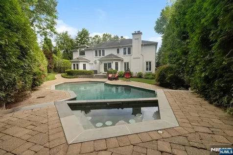 8 Church Court Closter NJ 07624