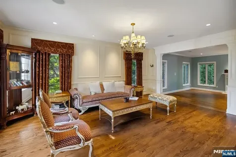 8 Church Court Closter NJ 07624