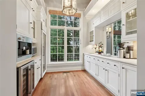11 Woodfield Lane Saddle River NJ 07458