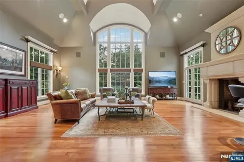 11 Woodfield Lane Saddle River NJ 07458