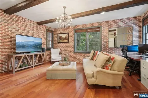 11 Woodfield Lane Saddle River NJ 07458