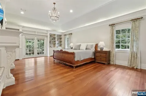 11 Woodfield Lane Saddle River NJ 07458