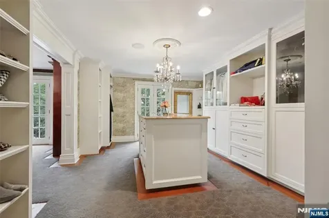 11 Woodfield Lane Saddle River NJ 07458