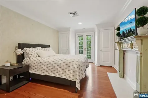 11 Woodfield Lane Saddle River NJ 07458
