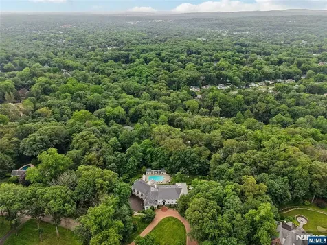 11 Woodfield Lane Saddle River NJ 07458