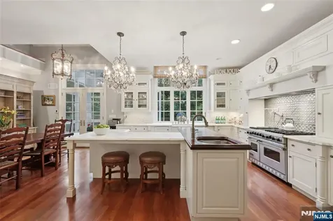 11 Woodfield Lane Saddle River NJ 07458