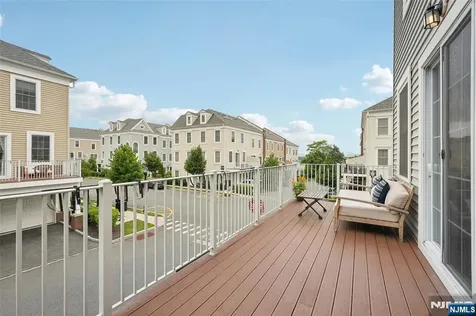 42 Roosevelt Drive Wood Ridge NJ 07075
