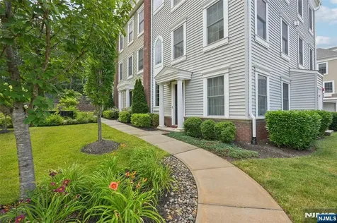 42 Roosevelt Drive Wood Ridge NJ 07075