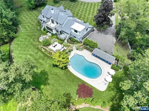 24 Holly Drive Upper Saddle River NJ 07458