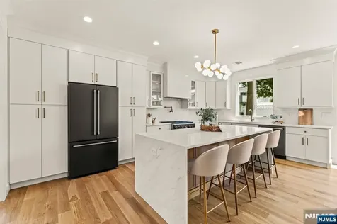 463 Senate Road New Milford NJ 07646