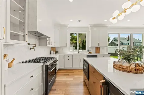 463 Senate Road New Milford NJ 07646