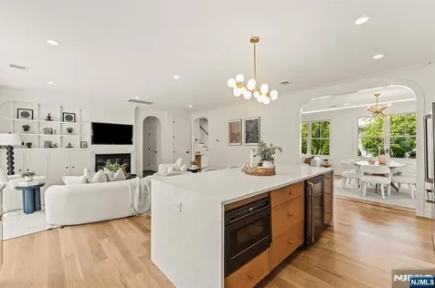 463 Senate Road New Milford NJ 07646