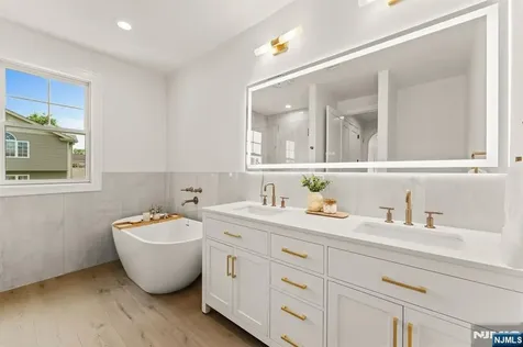 463 Senate Road New Milford NJ 07646