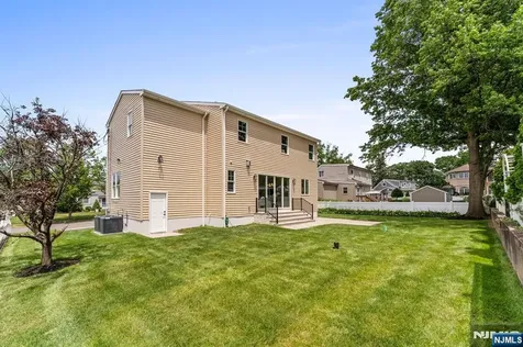463 Senate Road New Milford NJ 07646