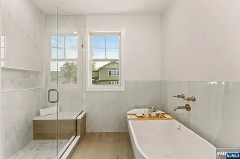 463 Senate Road New Milford NJ 07646