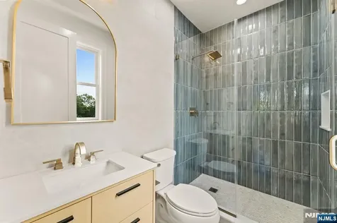463 Senate Road New Milford NJ 07646