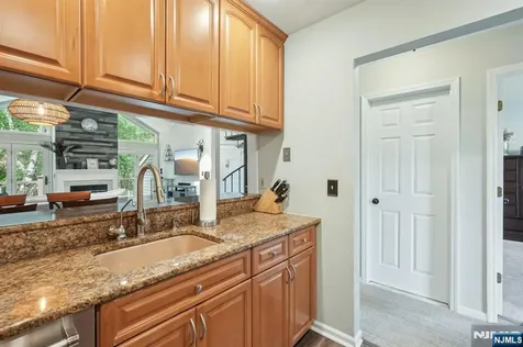 127 Surrey Court Ramsey NJ 07446