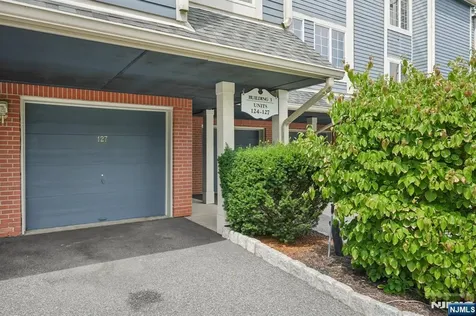 127 Surrey Court Ramsey NJ 07446