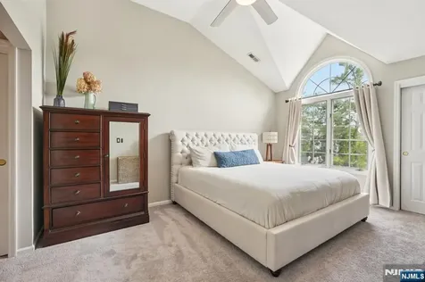 127 Surrey Court Ramsey NJ 07446