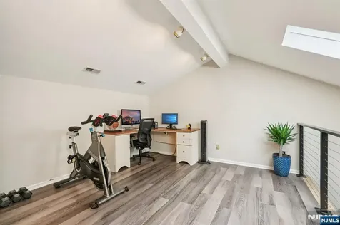 127 Surrey Court Ramsey NJ 07446