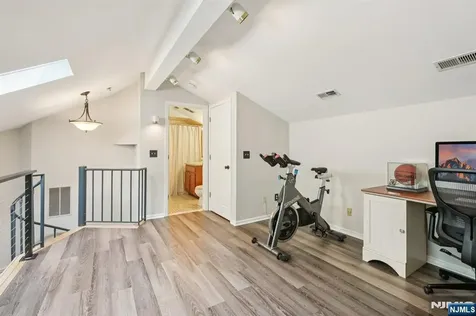 127 Surrey Court Ramsey NJ 07446