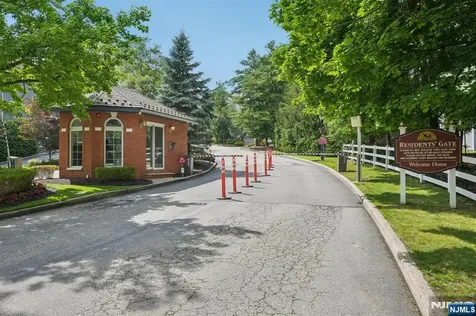 127 Surrey Court Ramsey NJ 07446