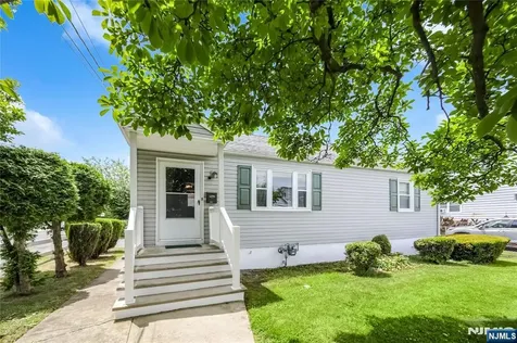 84 Chestnut Street Lodi NJ 07644