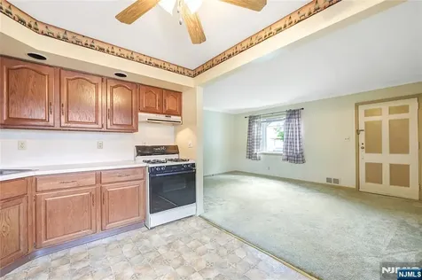 84 Chestnut Street Lodi NJ 07644