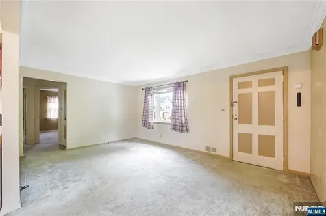 84 Chestnut Street Lodi NJ 07644