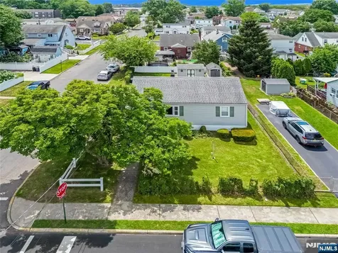 84 Chestnut Street Lodi NJ 07644