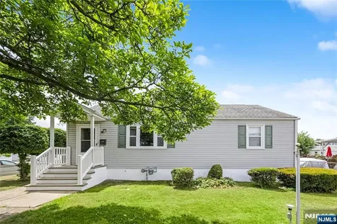 84 Chestnut Street Lodi NJ 07644