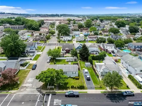 84 Chestnut Street Lodi NJ 07644