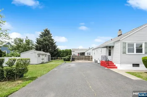 84 Chestnut Street Lodi NJ 07644