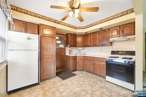 84 Chestnut Street Lodi NJ 07644