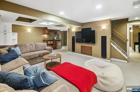 284 Eastside Avenue Ridgewood NJ 07450