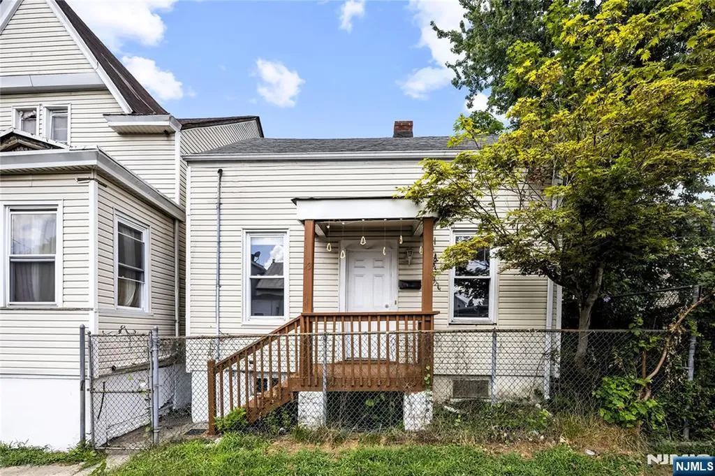 73 N 6th Street Paterson NJ 07522