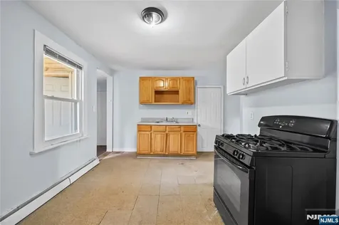 73 N 6th Street Paterson NJ 07522