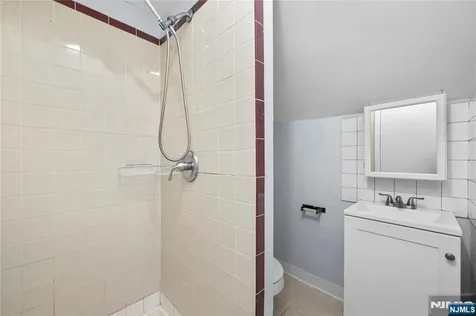 73 N 6th Street Paterson NJ 07522
