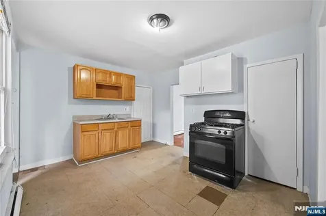 73 N 6th Street Paterson NJ 07522