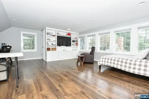110 Mallinson Street Allendale NJ 07401