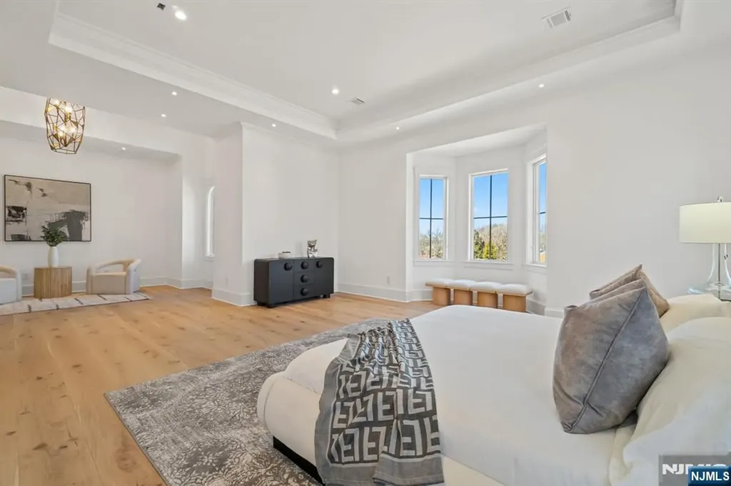 978 Closter Dock Road Alpine NJ 07620