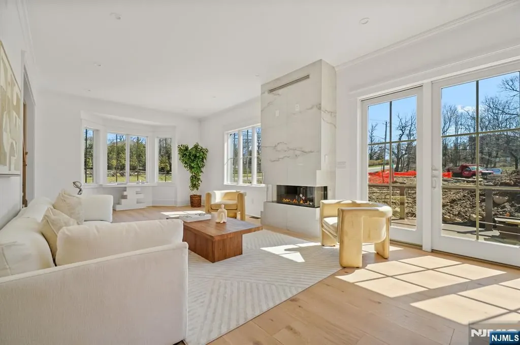 978 Closter Dock Road Alpine NJ 07620