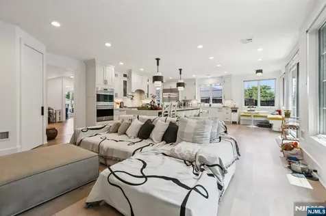 244 Virginia Avenue Fort Lee NJ 07024