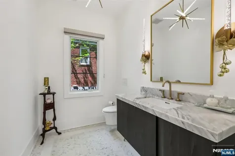 244 Virginia Avenue Fort Lee NJ 07024