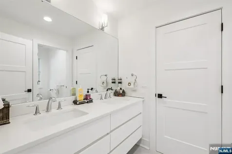 244 Virginia Avenue Fort Lee NJ 07024