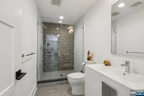 244 Virginia Avenue Fort Lee NJ 07024