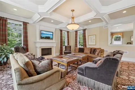 14 Upper Cross Road Saddle River NJ 07458